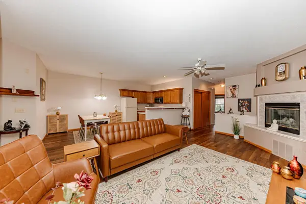 11200 W Gilbert AVENUE #D, Wauwatosa, WI 53226