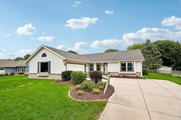1917 Rustic WAY, Waukesha, WI 53186
