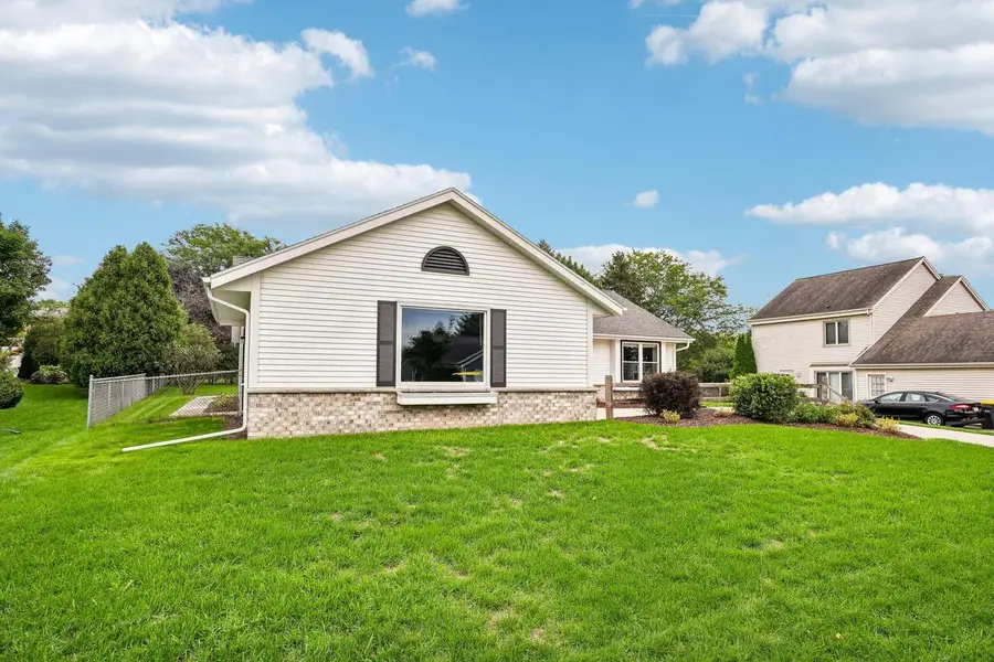 1917 Rustic WAY, Waukesha, WI 53186 - #3