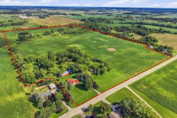 7207 County Highway V, Caledonia, WI 53108