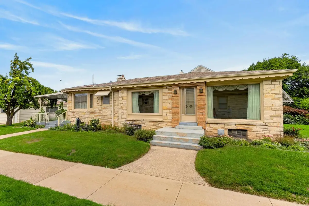 3579 S 14th STREET, Milwaukee, WI 53221 - #1