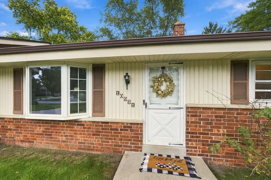 10931 W Kaul AVENUE, Milwaukee, WI 53225 - #2