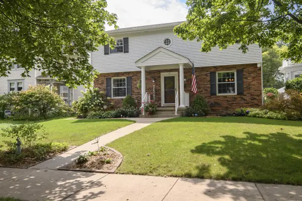 147 W Laflin AVENUE, Waukesha, WI 53186