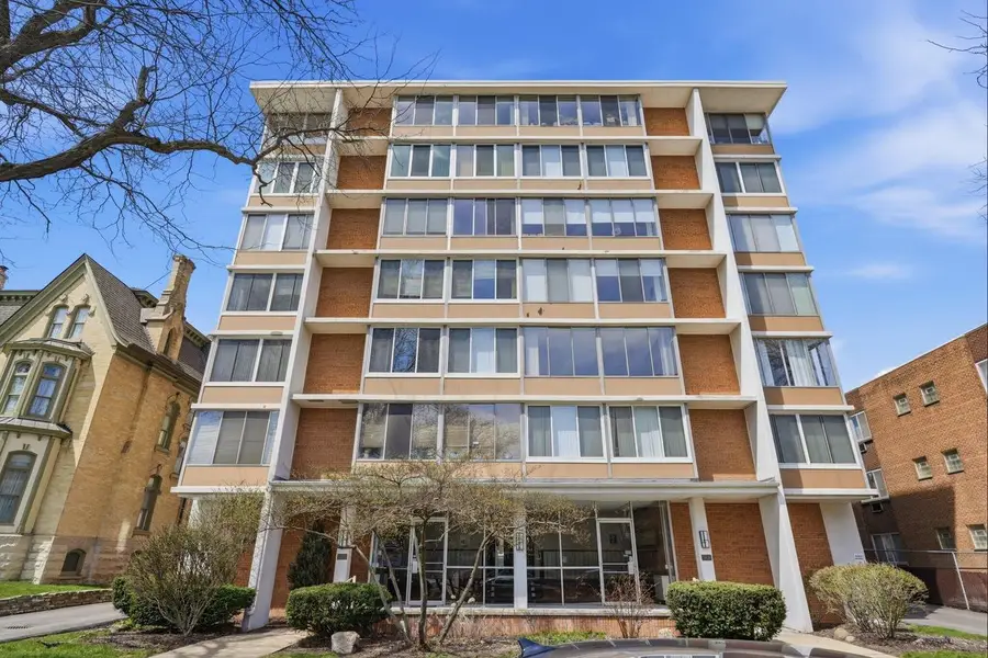 1409 N Prospect AVENUE #102, Milwaukee, WI 53202 - #2