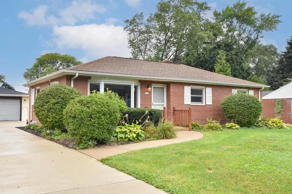 8935 N Navajo ROAD, Bayside, WI 53217 - #1