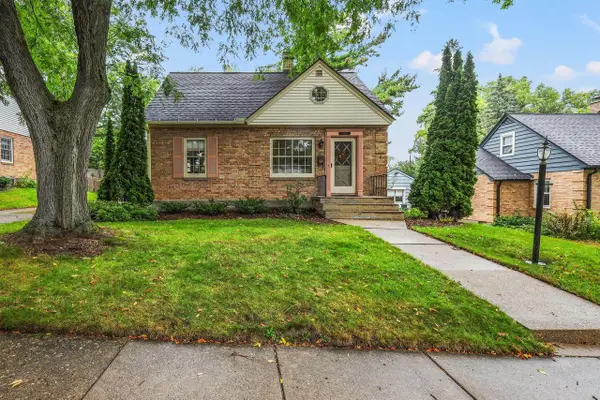 3514 Lucia CREST, Madison, WI 53705