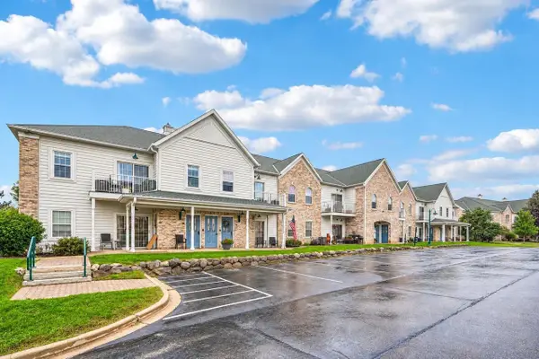 2732 Northview ROAD #94, Waukesha, WI 53188