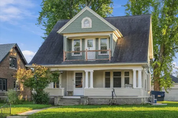 823 Center AVENUE, Oostburg, WI 53070