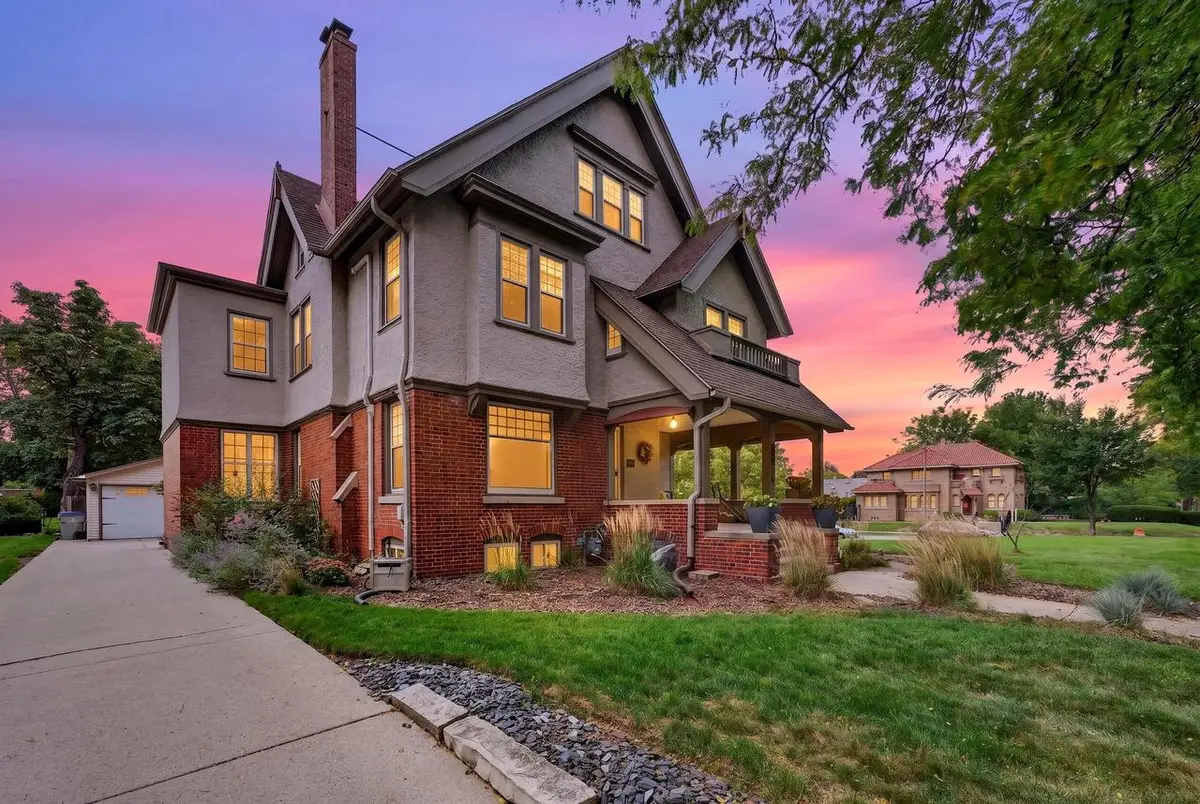 3223 W Highland BOULEVARD, Milwaukee, WI 53208 - #1