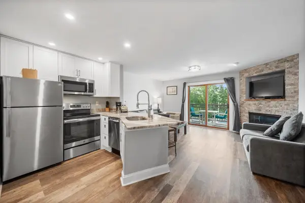 111 Center STREET #302, Lake Geneva, WI 53147