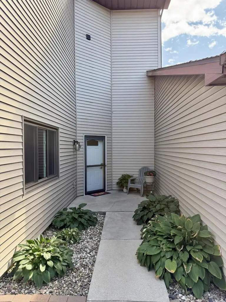 550 N Douglas STREET #F, Ripon, WI 54971 - #3
