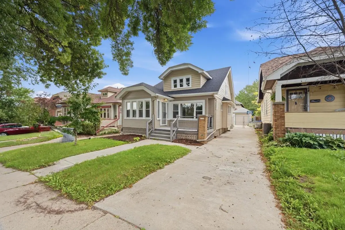 1350 N 55th STREET, Milwaukee, WI 53208 - #1