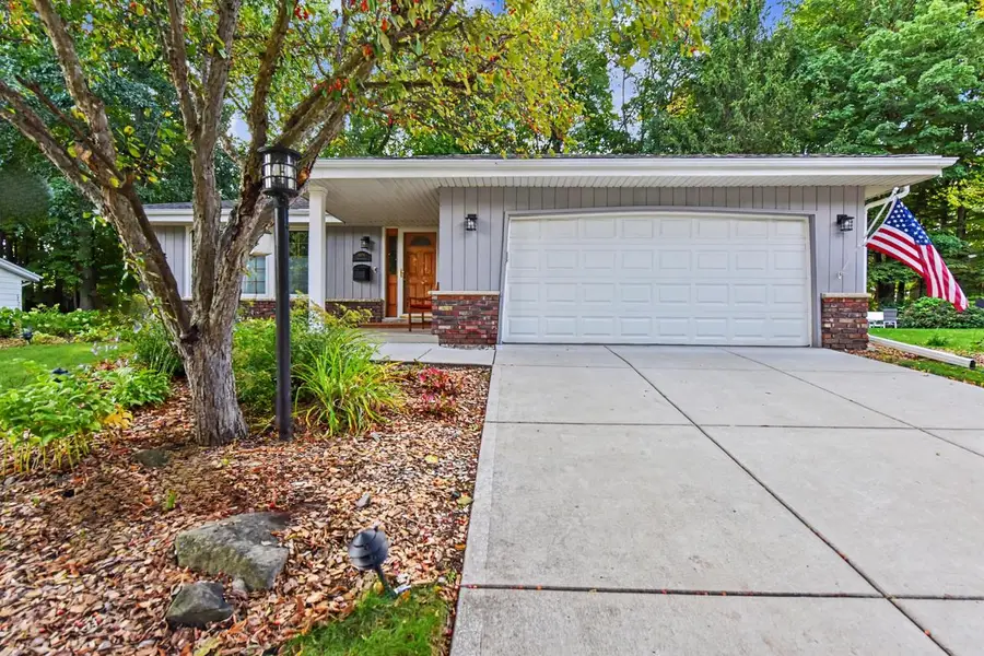 5879 Ramona DRIVE, Greendale, WI 53129 - #3