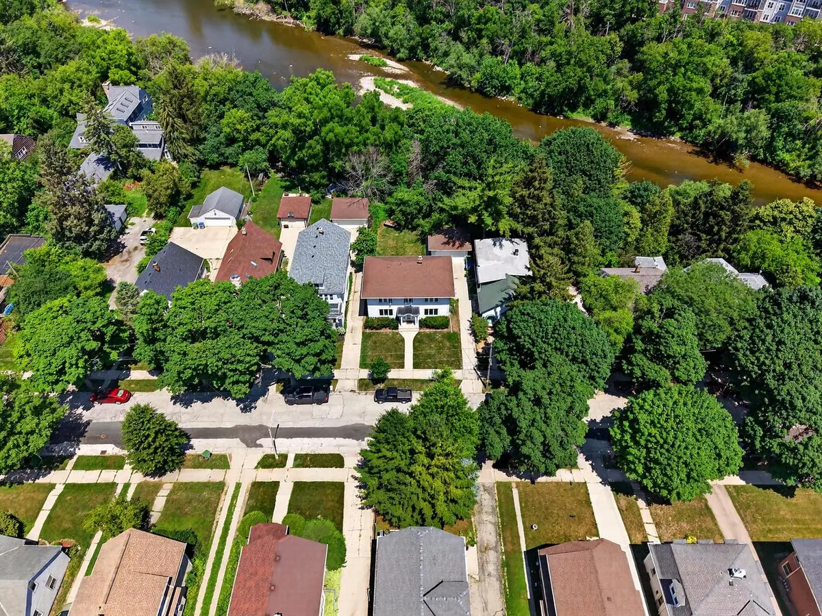 1200 E Vienna AVENUE #1200A, Milwaukee, WI 53212 - #1