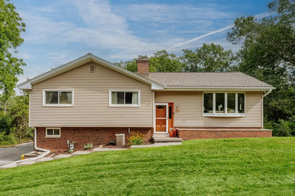 228 N Sawyer ROAD, Summit, WI 53066 - #1