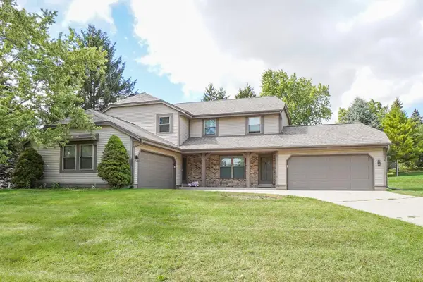 399 Willow Grove DRIVE #397, Pewaukee, WI 53072