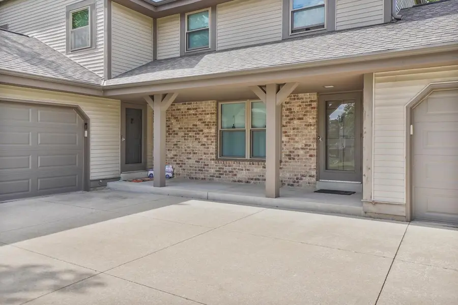 399 Willow Grove DRIVE #397, Pewaukee, WI 53072 - #3