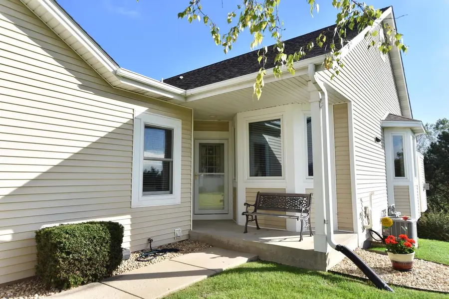 972 Niagara COURT, Port Washington, WI 53074 - #2
