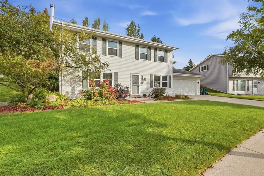 914 Kings Ridge COURT W, West Bend, WI 53090 - #3