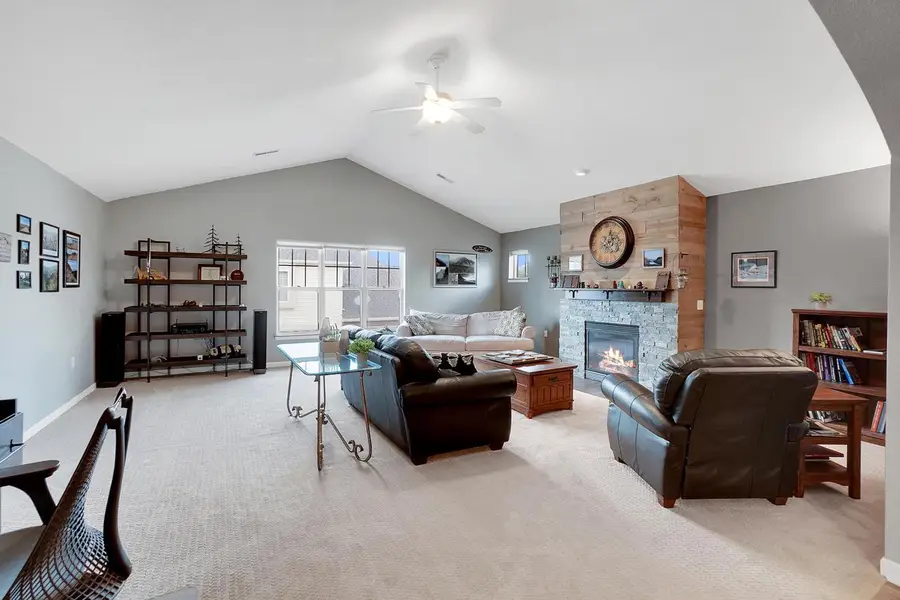 586 Grandview COURT #B, Pewaukee, WI 53072 - #3