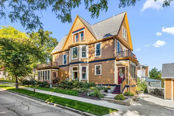 833 Walnut STREET, West Bend, WI 53095