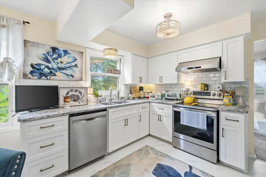 11145 N Riverland COURT, Mequon, WI 53092 - #2