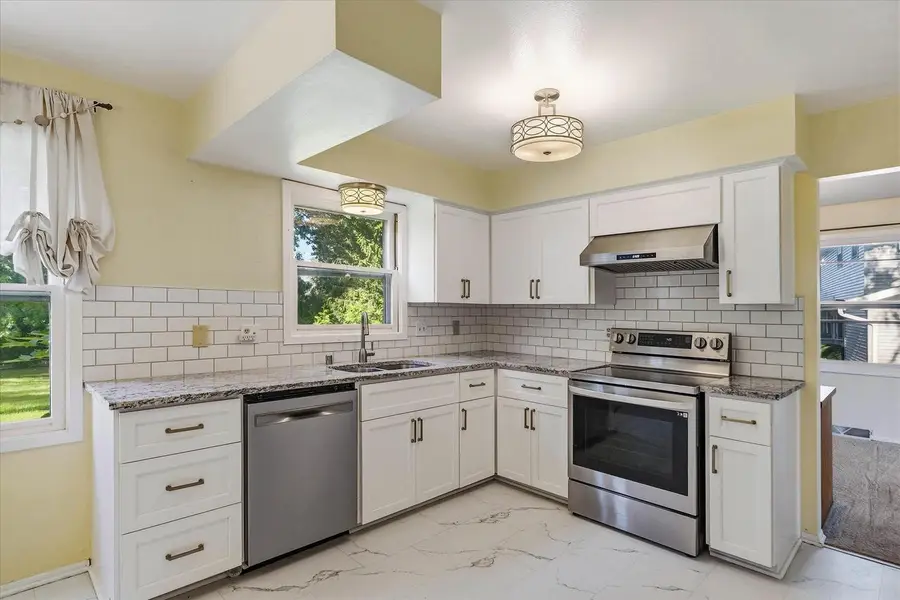 11145 N Riverland COURT, Mequon, WI 53092 - #3