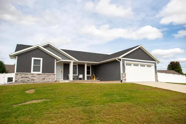 2332 Hanson PLACE W, Sparta, WI 54656
