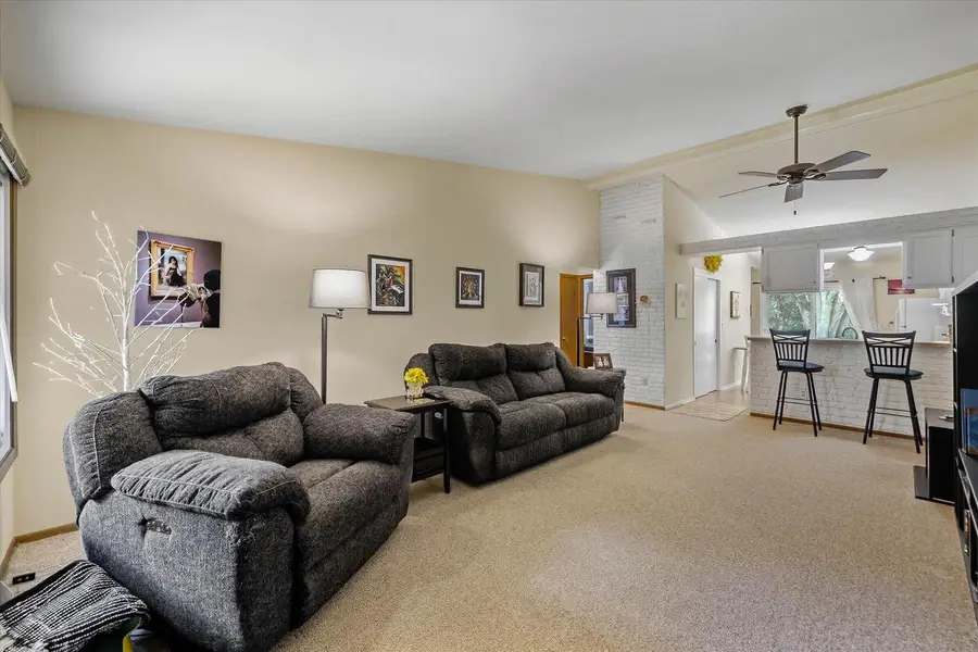 1414 W Plainfield AVENUE, Milwaukee, WI 53221 - #3