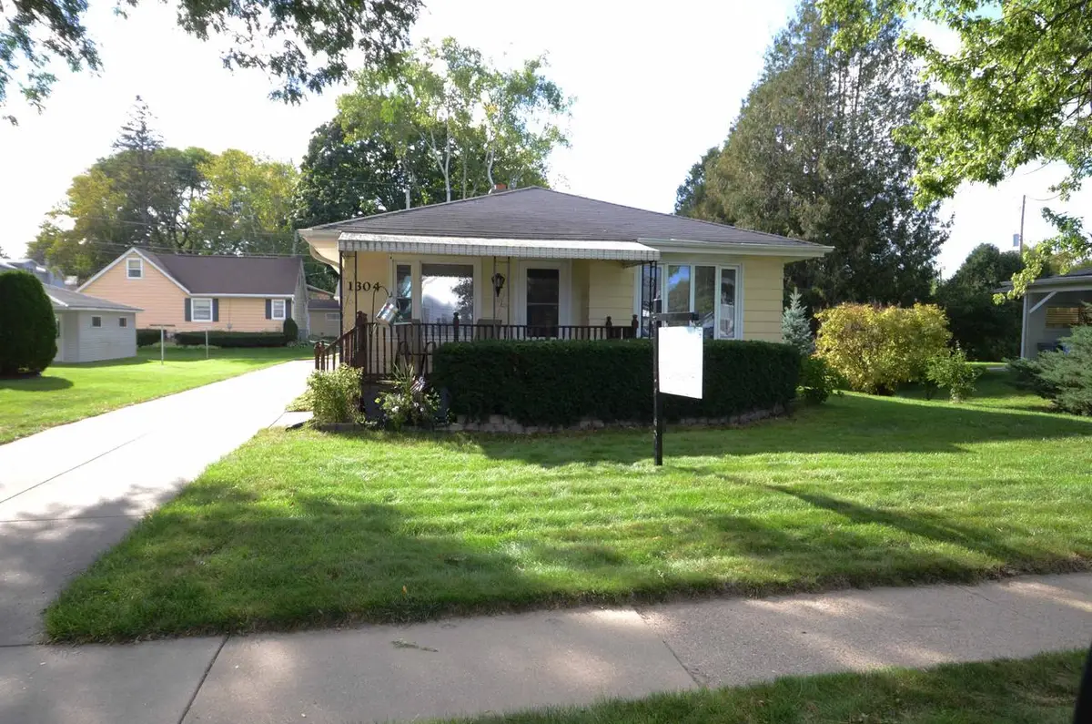 1304 Center STREET, Watertown, WI 53098 - #1