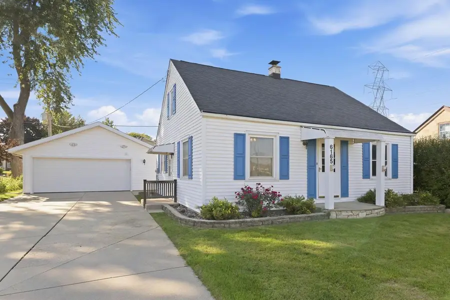 6165 S Elaine AVENUE, Cudahy, WI 53110 - #2