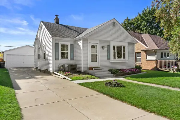 10533 W Everett CIRCLE, West Allis, WI 53214