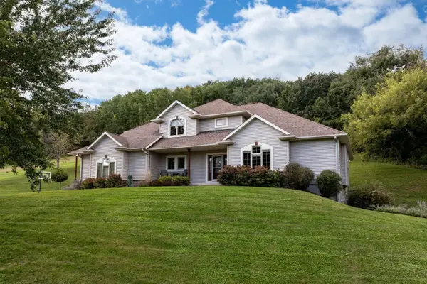 W5664 Stone Hill ROAD, La Crosse, WI 54601