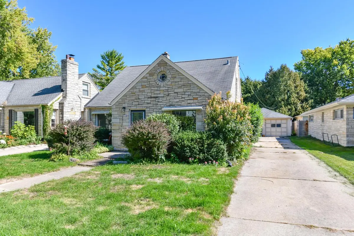 2616 N 96th STREET, Wauwatosa, WI 53226 - #1