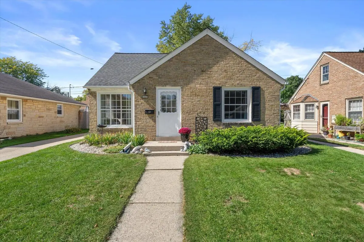 5809 N Bel Aire DRIVE, Glendale, WI 53209 - #1