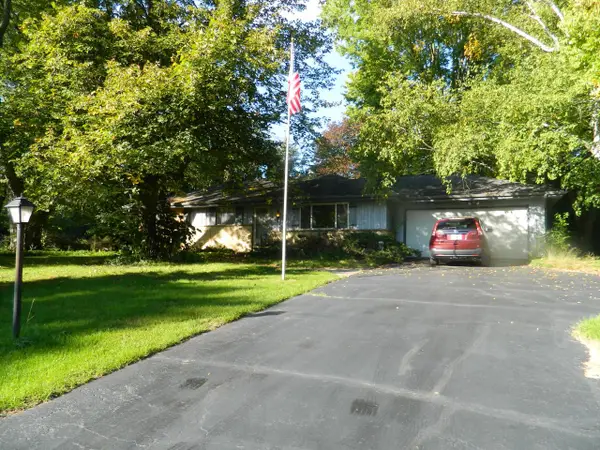 415 Catskill ROAD, Waukesha, WI 53186