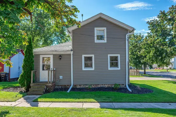 823 11th AVENUE, Union Grove, WI 53182