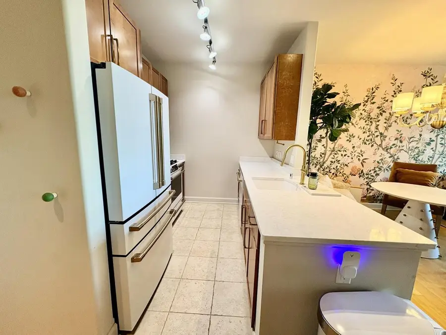 1550 E Royall PLACE #410, Milwaukee, WI 53202 - #3