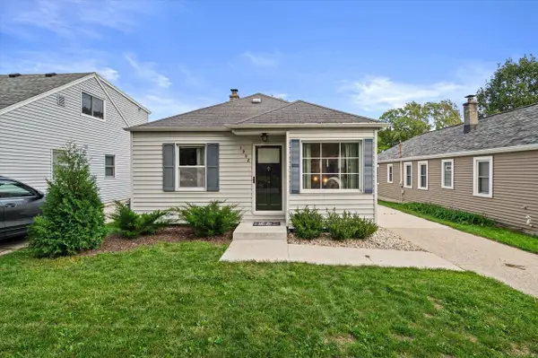 1908 N 118th STREET, Wauwatosa, WI 53226