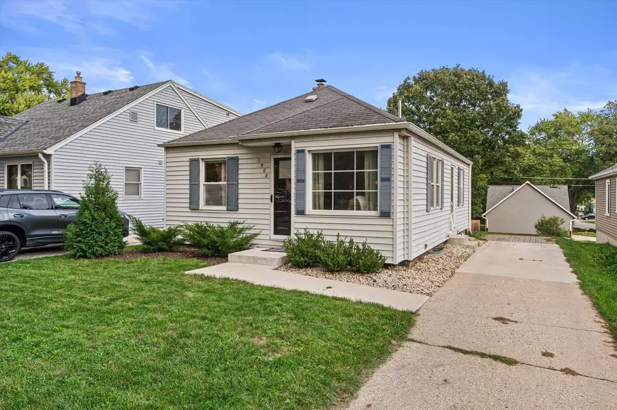 1908 N 118th STREET, Wauwatosa, WI 53226 - #2
