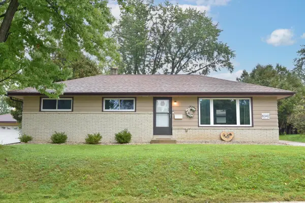 W150N8342 Saxony DRIVE, Menomonee Falls, WI 53051