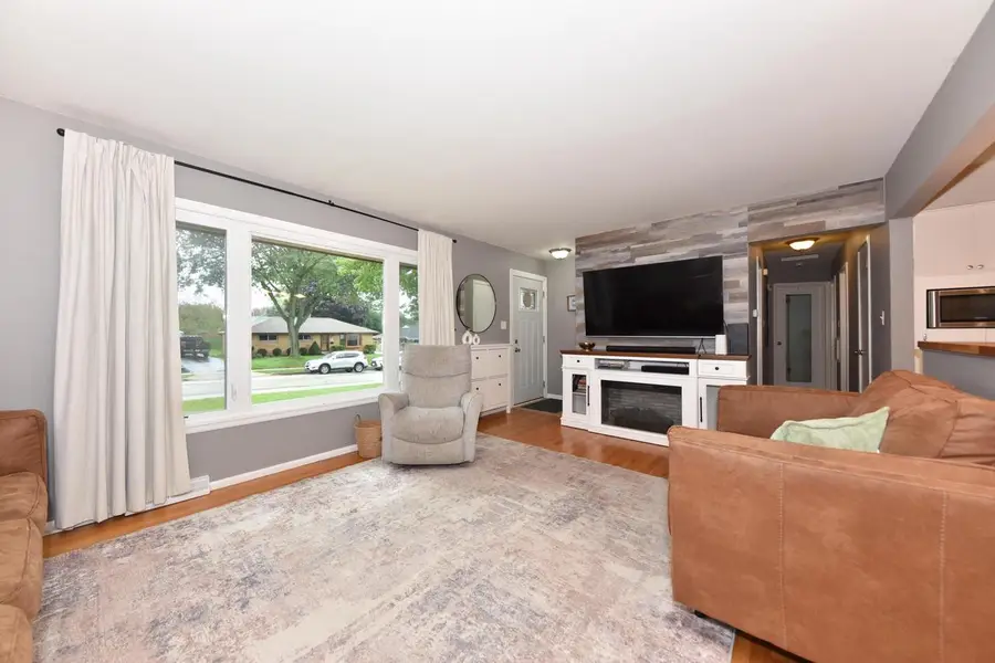 W150N8342 Saxony DRIVE, Menomonee Falls, WI 53051 - #2