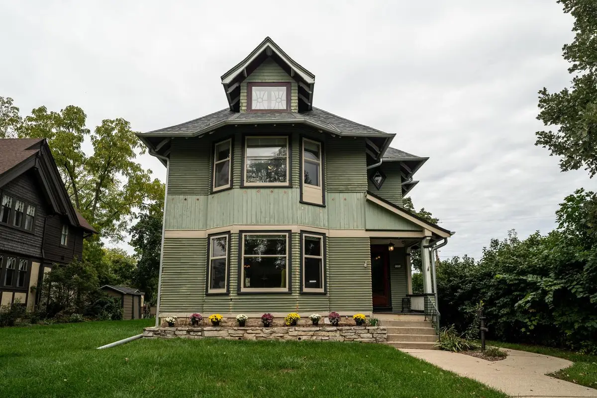7332 Harwood AVENUE, Wauwatosa, WI 53213 - #1