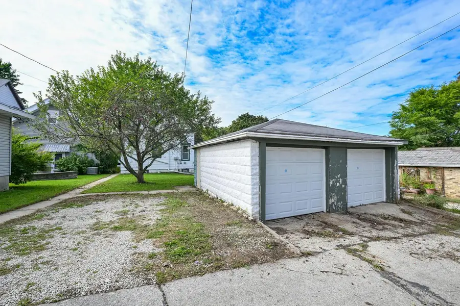 3248 S Delaware AVENUE, Milwaukee, WI 53207 - #3