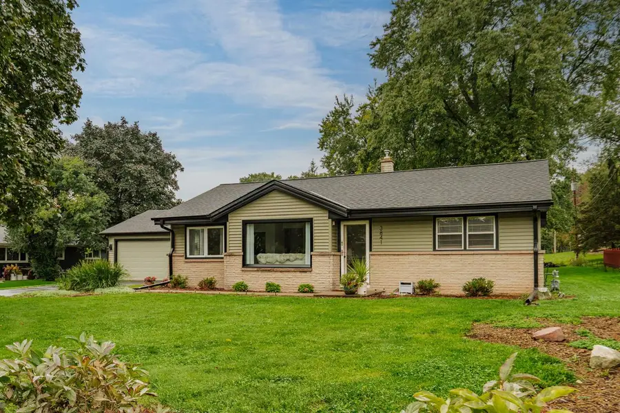 3841 S Sunny Ridge LANE, New Berlin, WI 53151 - #3