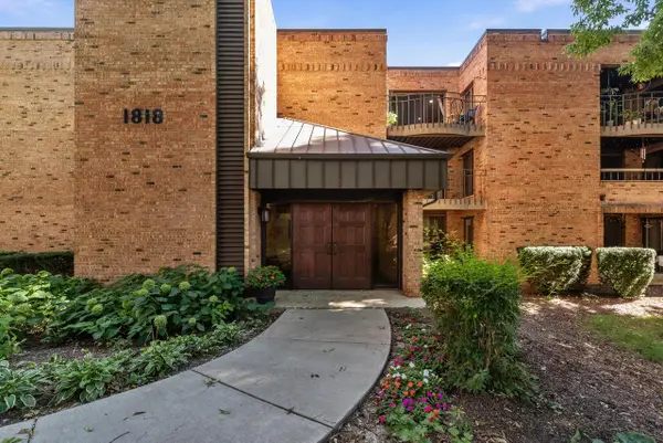 1818 E Shorewood BOULEVARD #313, Shorewood, WI 53211