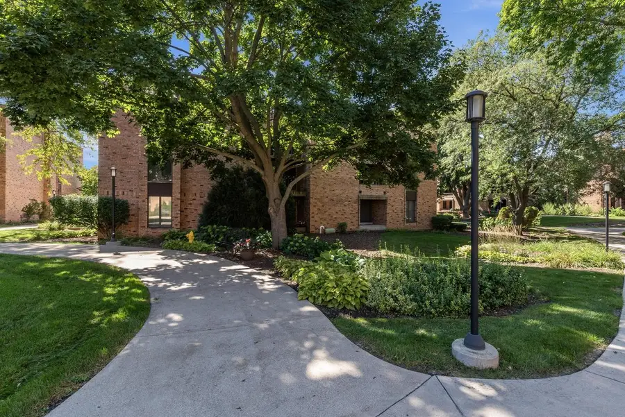 1818 E Shorewood BOULEVARD #313, Shorewood, WI 53211 - #2