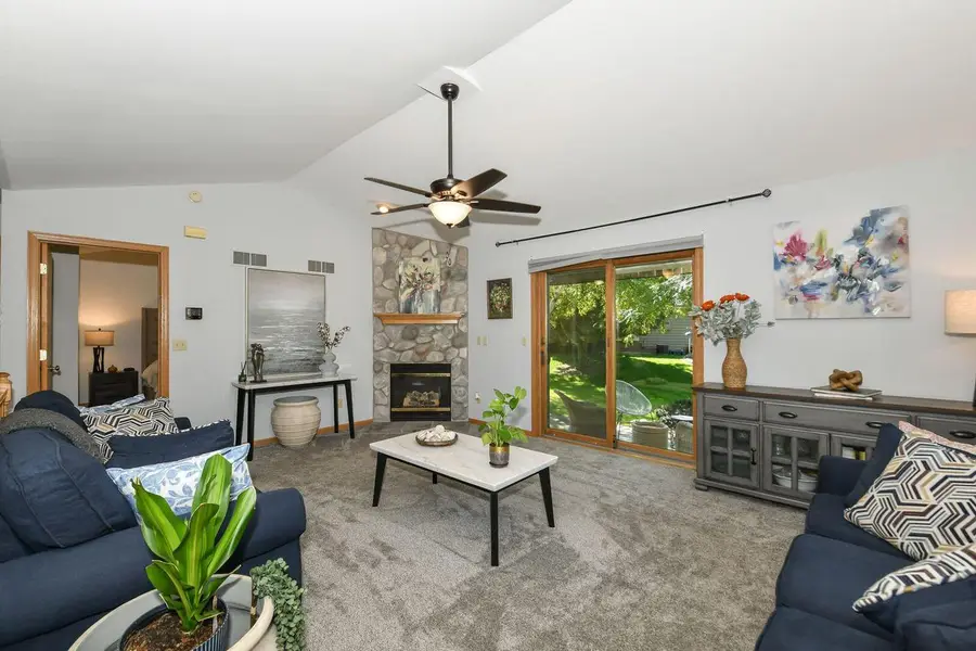 N24W24045 Brandon Oaks DRIVE #B, Pewaukee, WI 53072 - #3