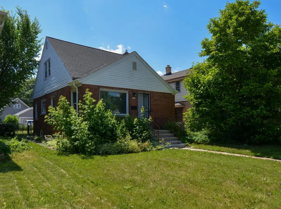 4623 W Fond Du Lac AVENUE, Milwaukee, WI 53216 - #3