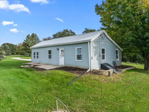 N4044 County Road P, Rubicon, WI 53078